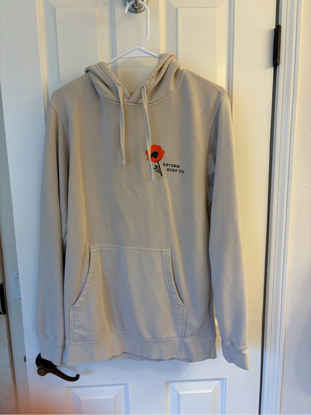 Esteem Surf Co Women’s Beige Oversized Hoodie with Red Poppy Graphic size small